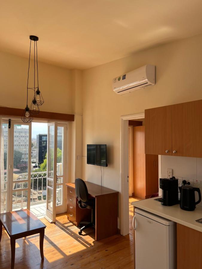 Nicosia City Centre Sky Views Apartment エクステリア 写真