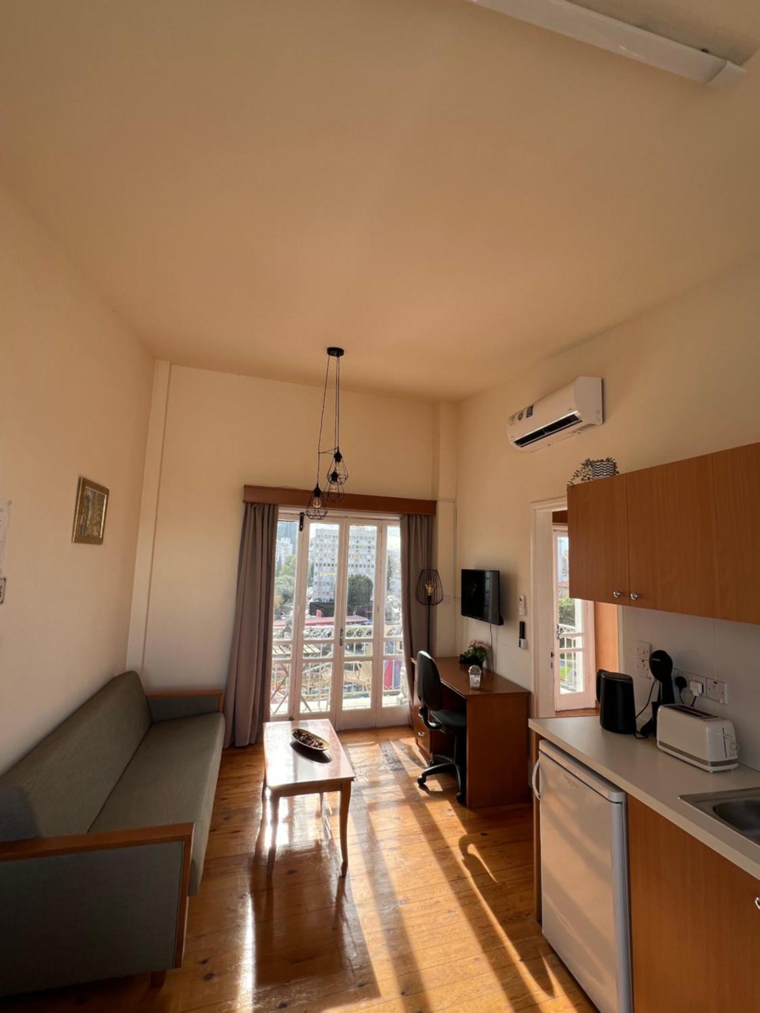 Nicosia City Centre Sky Views Apartment エクステリア 写真