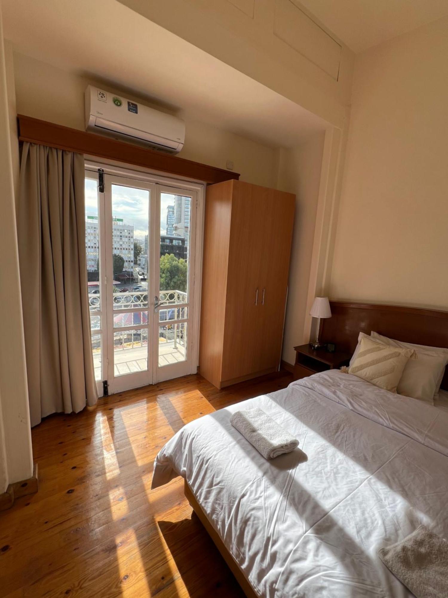 Nicosia City Centre Sky Views Apartment エクステリア 写真
